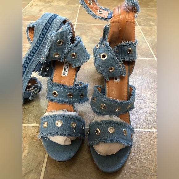 CAPE ROBBIN HIGH HEEL SANDALS SIZE: 8..5 - Picture 3 of 8